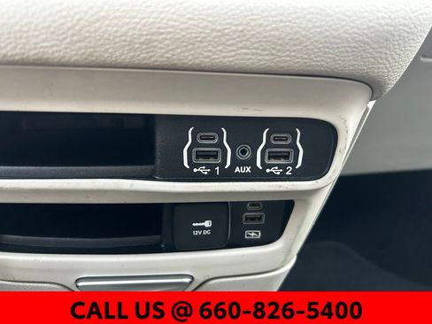 Used 2022 Chrysler Pacifica Touring-L FWD image 27