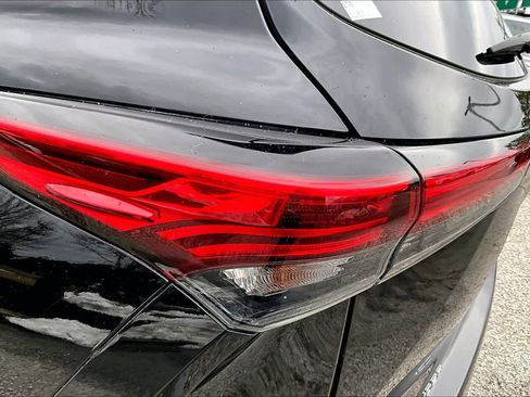 Used 2021 Toyota Highlander XLE image 29