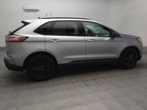 Used 2020 Ford Edge SE FWD image 10