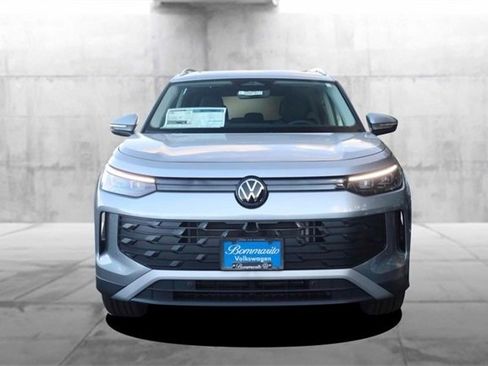 New 2025 Volkswagen Tiguan SE image 4