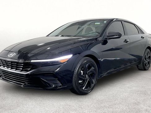 Used 2026 Hyundai Elantra Sport FWD image 14