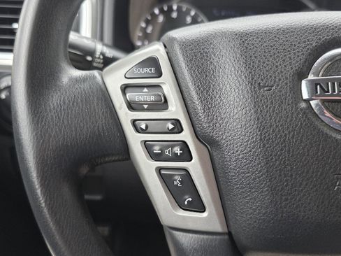 Used 2021 Nissan Titan SV AWD/4WD image 13