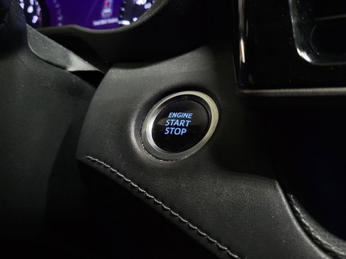 Used 2020 Toyota Highlander Limited image 28