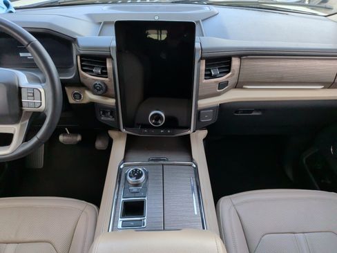 Used 2024 Ford Expedition Limited RWD image 31