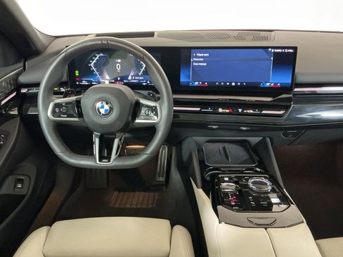 Certified 2025 BMW 530i xDrive w/ Executive Package image 10