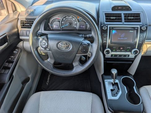 Used 2012 Toyota Camry LE FWD image 4