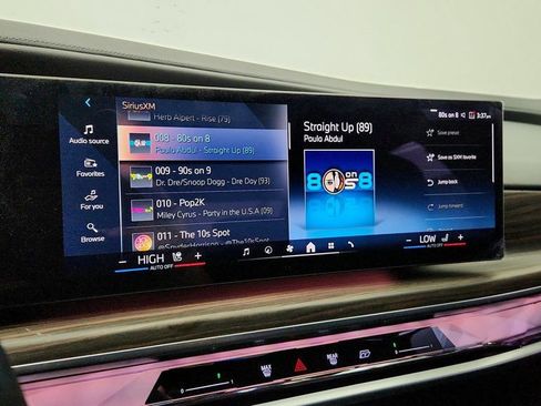 Used 2023 BMW 740i w/ Parking Assistance Package image 17