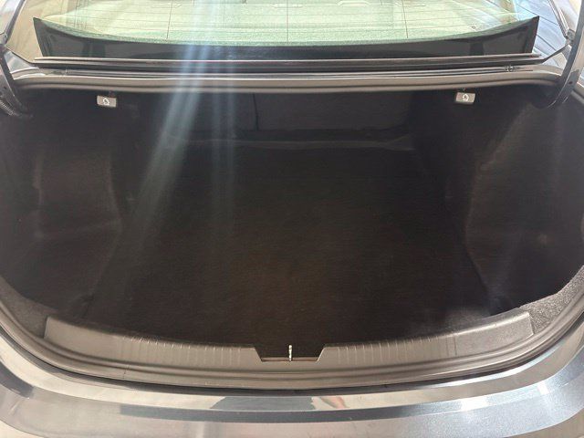 Used 2020 Chevrolet Malibu LT FWD image 27