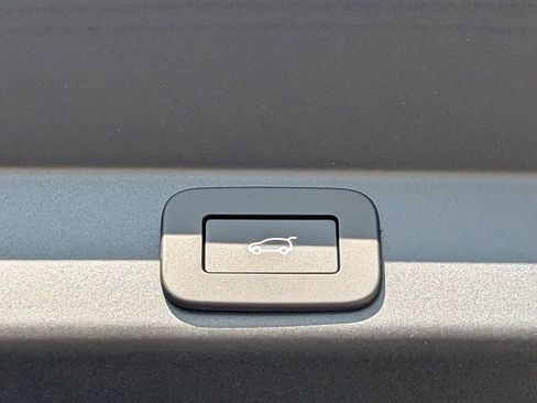 New 2025 Land Rover Range Rover Sport Dynamic SE image 13