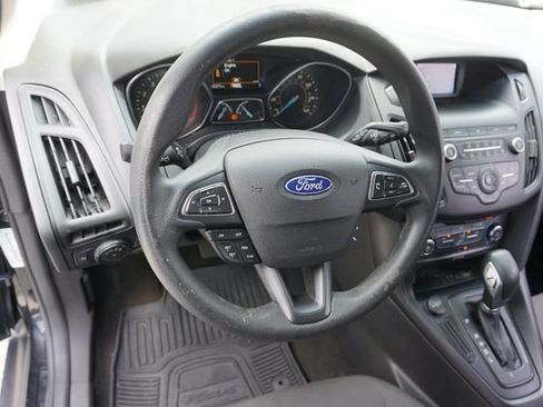 Used 2018 Ford Focus SE w/ Interior Protection Package FWD image 9