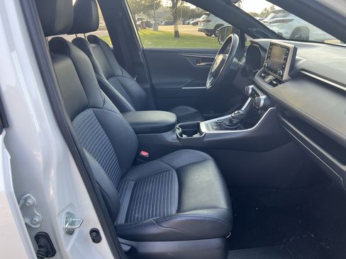 Used 2020 Toyota RAV4 XSE AWD/4WD image 28