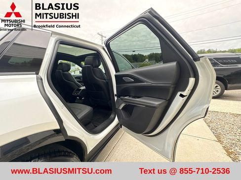 Used 2024 Cadillac Lyriq Luxury AWD/4WD image 45