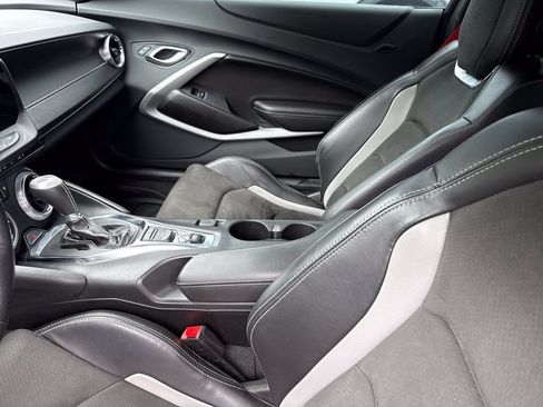 Used 2023 Chevrolet Camaro SS RWD image 6