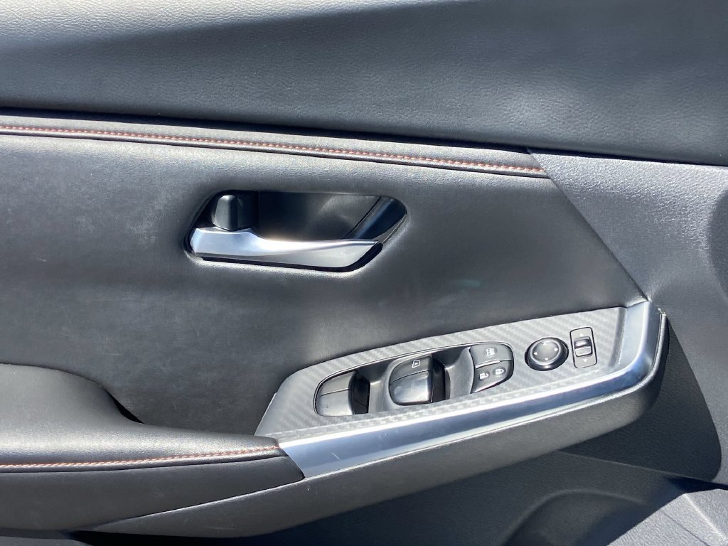 Used 2025 Nissan Sentra SR FWD image 18