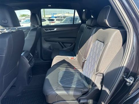 Used 2025 Volkswagen Atlas Cross Sport SEL Premium R-Line AWD/4WD image 14