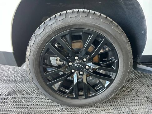 Used 2021 Chevrolet Suburban Premier w/ Premium Package AWD/4WD image 24