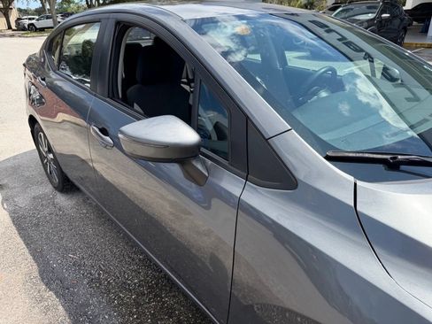 Used 2021 Nissan Versa SV FWD image 14