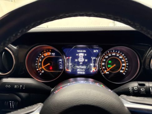 Used 2022 Jeep Wrangler Unlimited Sahara image 16