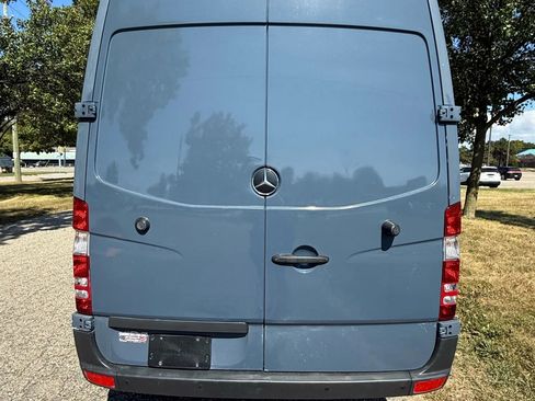 Used 2018 Mercedes-Benz Sprinter 2500 image 5