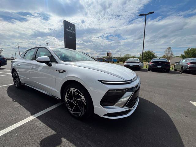 New 2026 Hyundai Sonata SEL FWD image 4