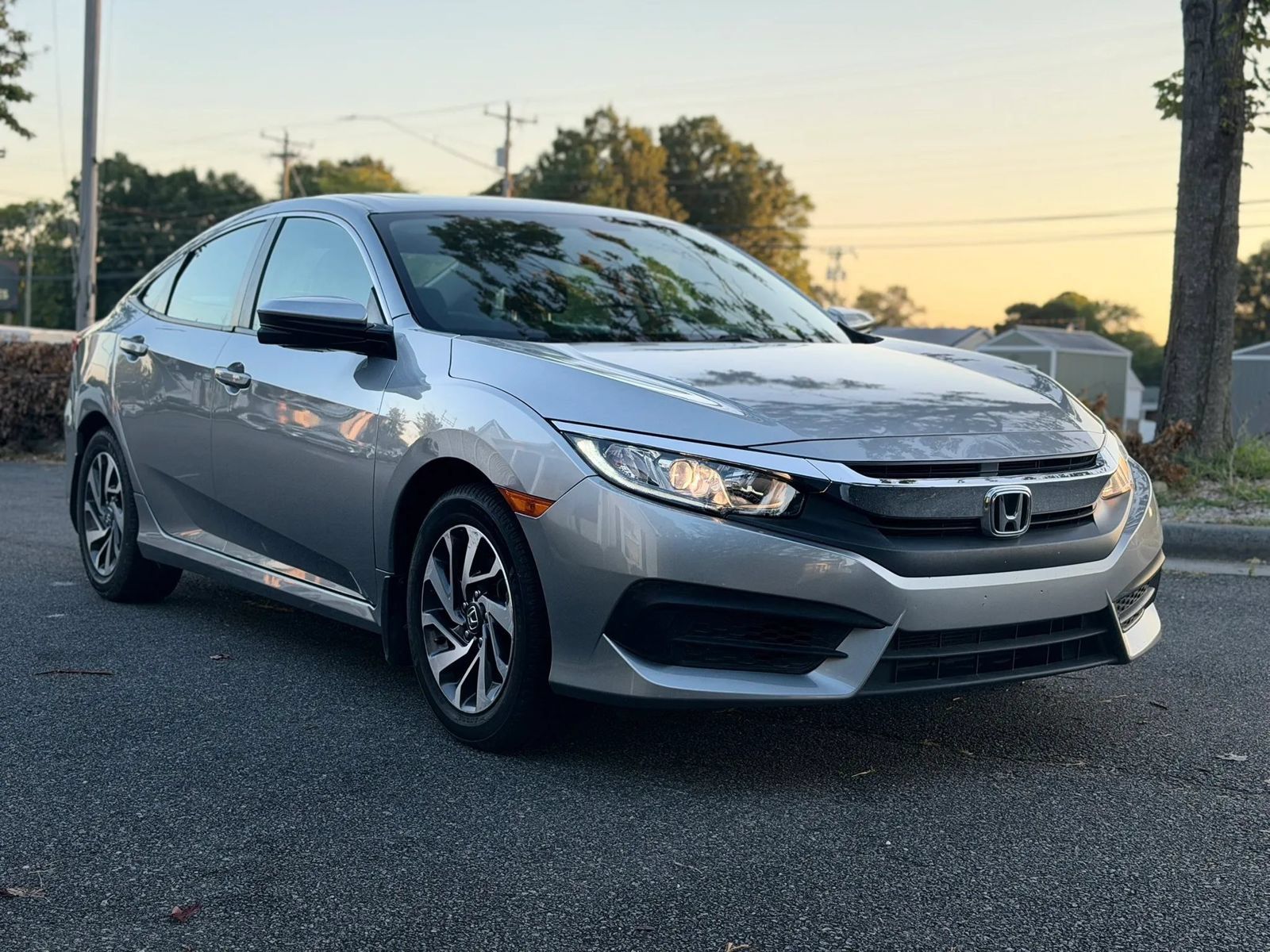 Used 2018 Honda Civic EX image 8
