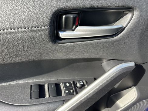 Used 2023 Toyota Corolla Cross XSE w/ Convenience Package image 12