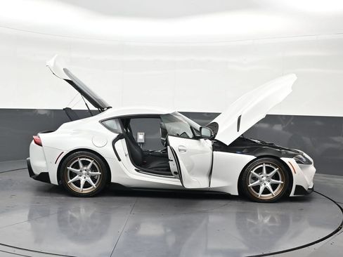 Used 2021 Toyota Supra w/ Safety & Technology Package RWD image 32