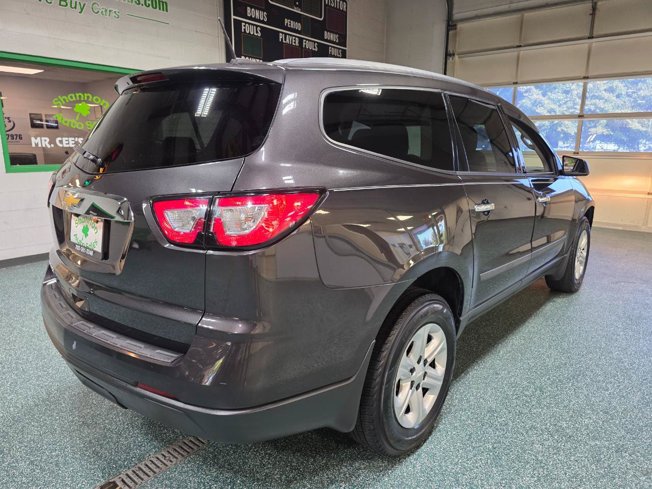 Used 2017 Chevrolet Traverse LS FWD image 6