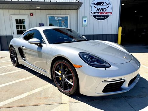 Used 2017 Porsche 718 Cayman S RWD image 2