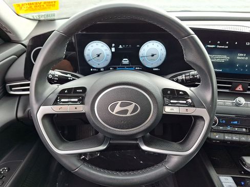 Used 2024 Hyundai Elantra Limited FWD image 16