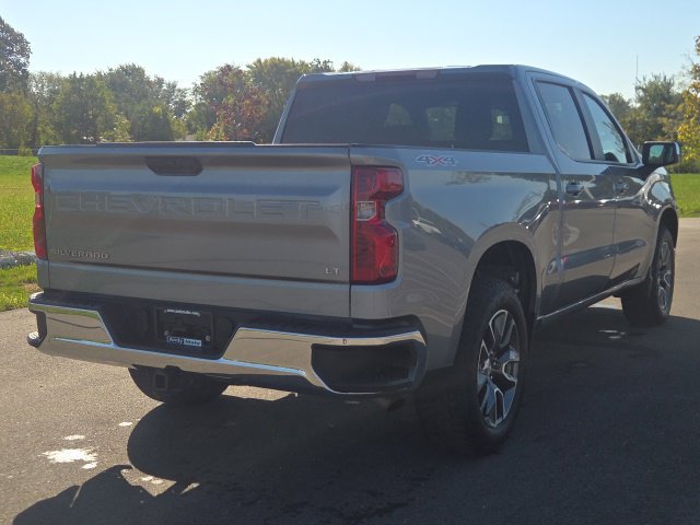 Used 2024 Chevrolet Silverado 1500 LT AWD/4WD image 7