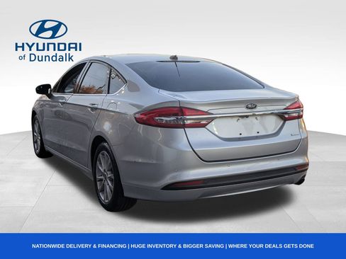 Used 2017 Ford Fusion SE w/ Fusion SE Technology Package image 12