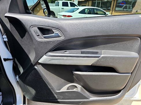 Used 2022 Chevrolet Colorado LT w/ Fleet Safety Package image 17