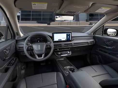 New 2023 Lincoln Corsair Reserve w/ Equipment Group 202A AWD/4WD image 9