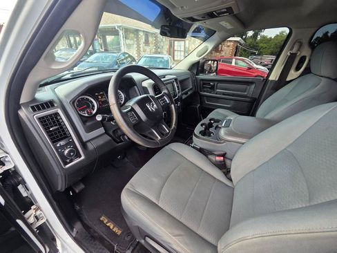 Used 2017 RAM 1500 Express RWD image 12