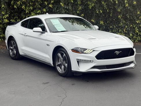 Used 2021 Ford Mustang GT image 3