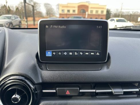 Used 2017 Toyota Yaris iA image 15