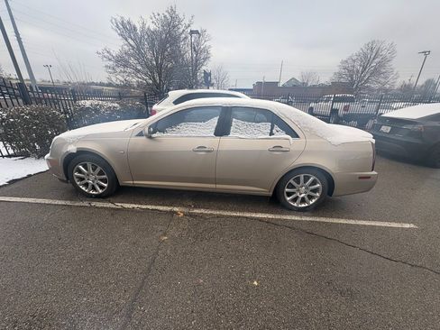 Used 2006 Cadillac STS V8 w/ Preferred Equipment Group image 10