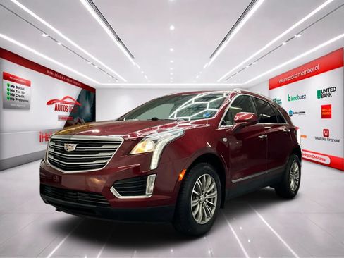 Used 2017 Cadillac XT5 Luxury w/ Driver Awareness Package AWD/4WD image 3