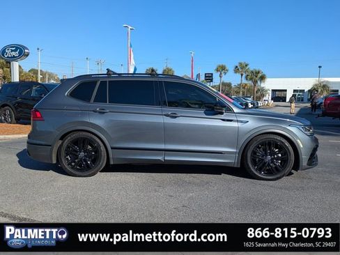 Used 2022 Volkswagen Tiguan SE R-Line image 3