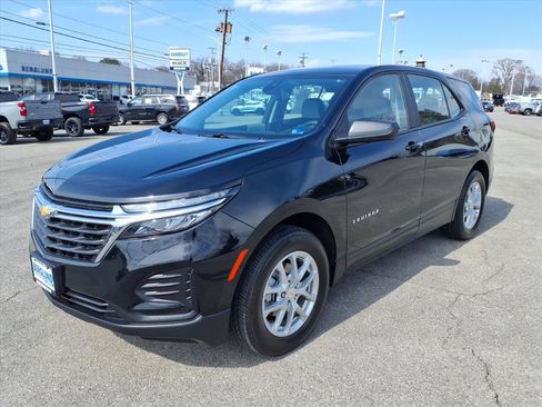 Used 2023 Chevrolet Equinox LS w/ Driver Confidence II Package image 8