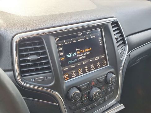 Used 2018 Jeep Grand Cherokee Limited AWD/4WD image 31