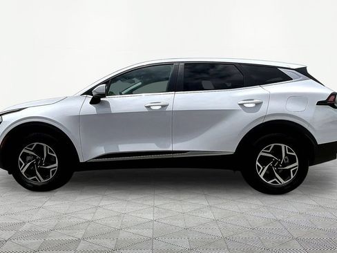 Used 2025 Kia Sportage LX FWD image 4