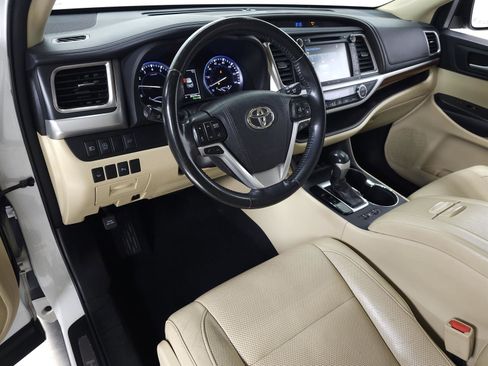 Used 2017 Toyota Highlander Limited AWD/4WD image 13