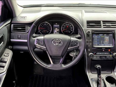 Used 2017 Toyota Camry XSE image 5