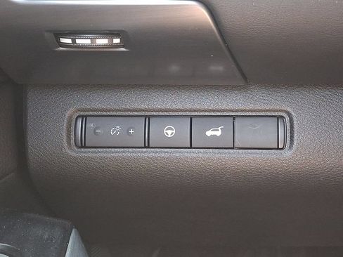 Used 2024 Nissan Pathfinder SL AWD/4WD image 26