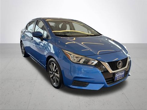 Used 2020 Nissan Versa SV FWD image 5