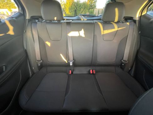 Used 2025 Buick Encore GX Preferred image 38