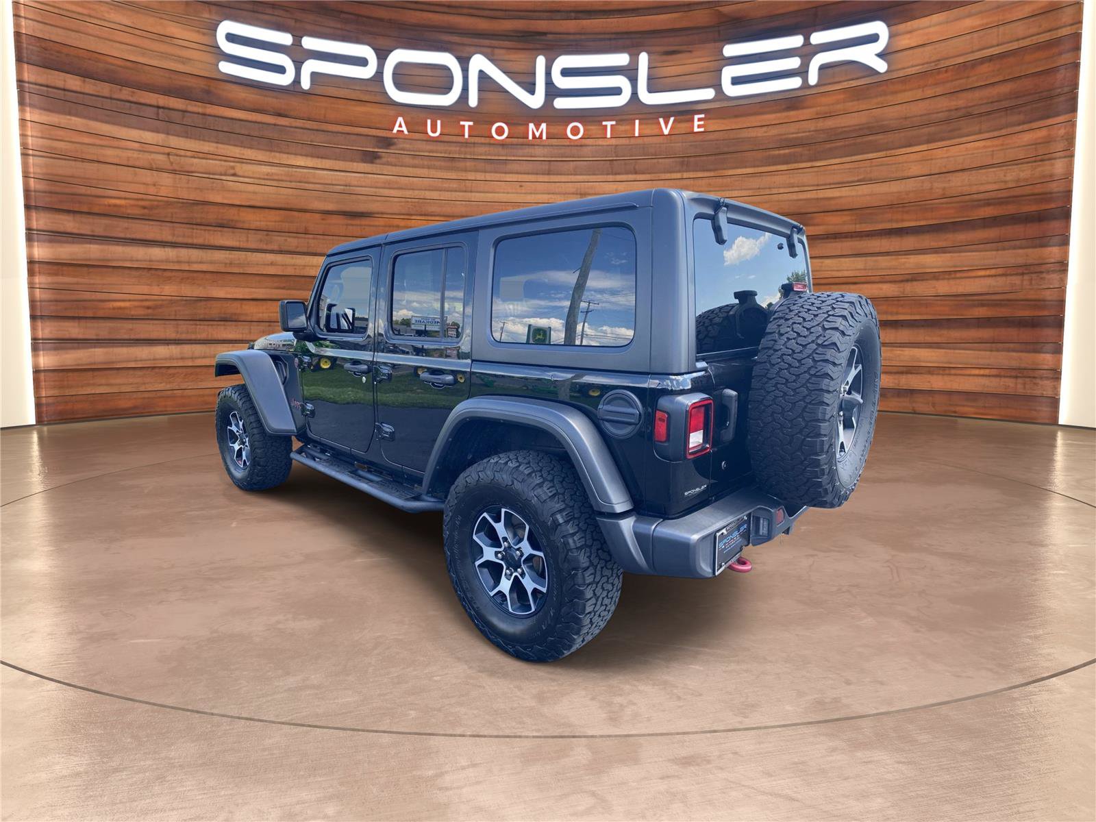 Used 2019 Jeep Wrangler Unlimited Rubicon w/ Cold Weather Group AWD/4WD image 3