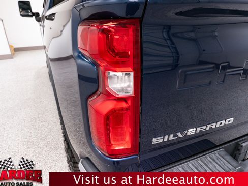 Used 2020 Chevrolet Silverado 2500 LTZ w/ LTZ Premium Package image 9